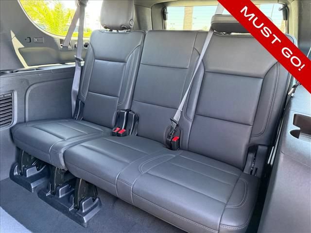 Certified 2025 Chevrolet Suburban LT AWD/4WD image 9