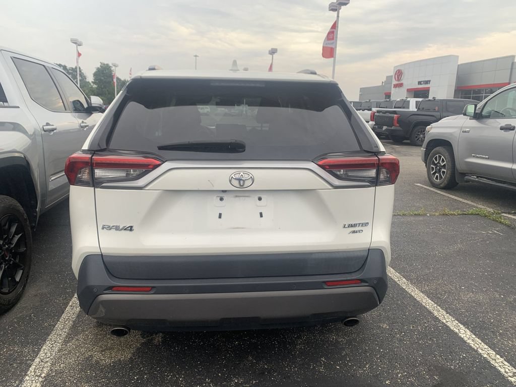 Used 2019 Toyota RAV4 Limited w/ Advanced Technology Package AWD/4WD image 3