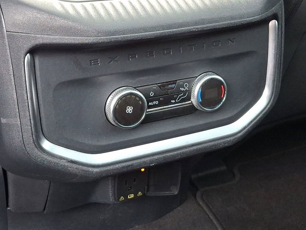 Certified 2025 Ford Expedition Active image 11