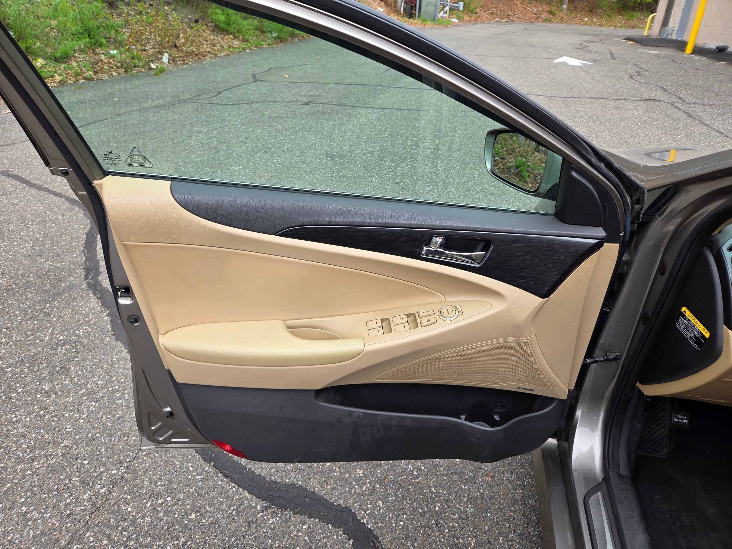 Used 2014 Hyundai Sonata Limited FWD image 9