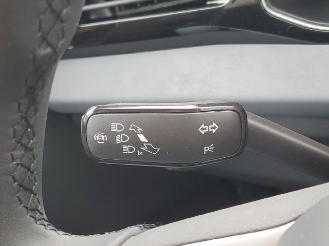 New 2026 Volkswagen Jetta SE FWD image 16