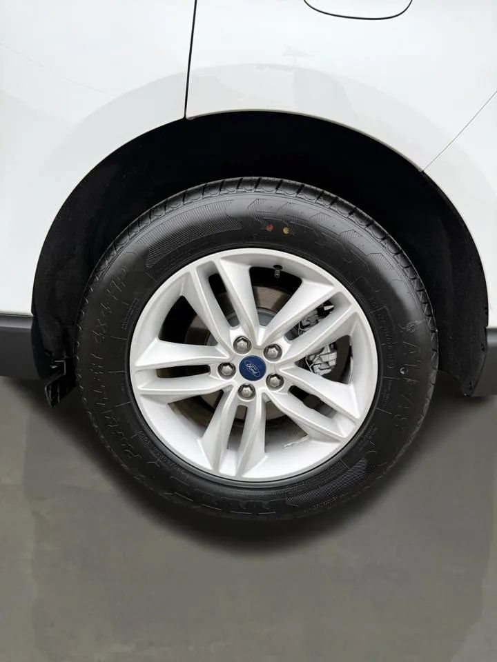 Used 2018 Ford Edge SEL w/ Equipment Group 201A AWD/4WD image 36