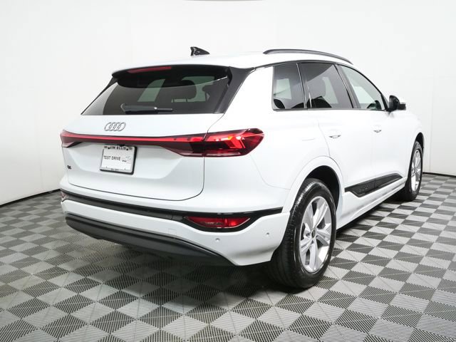Used 2025 Audi Q6 e-tron Premium w/ Convenience Package RWD image 3