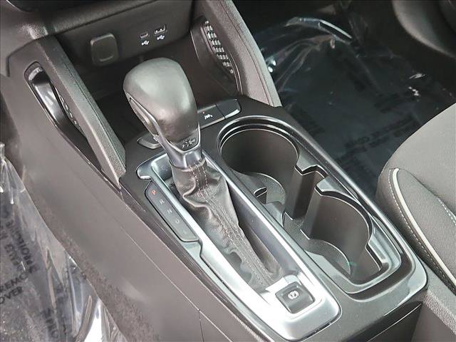 Used 2024 Chevrolet TrailBlazer LT w/ LT Cold Weather Package FWD image 17
