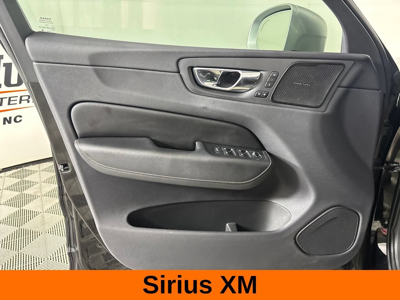 Used 2019 Volvo XC60 T5 R-Design w/ Protection Package Premier FWD image 10