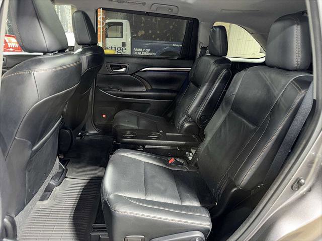 Certified 2016 Toyota Highlander Limited Platinum w/ Protection Package #3 AWD/4WD image 17