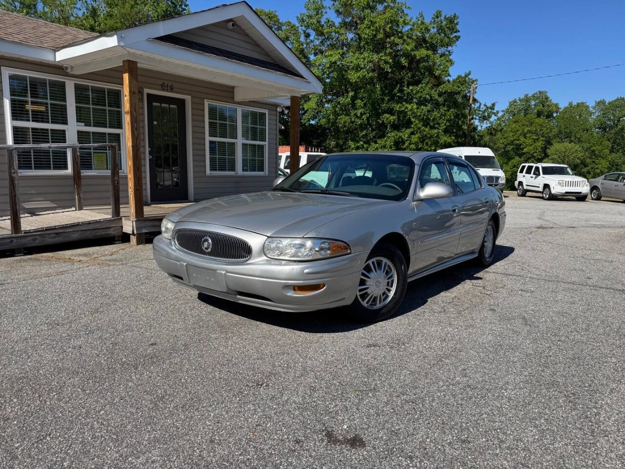 Used 2005 Buick Le Sabre Custom FWD image 2