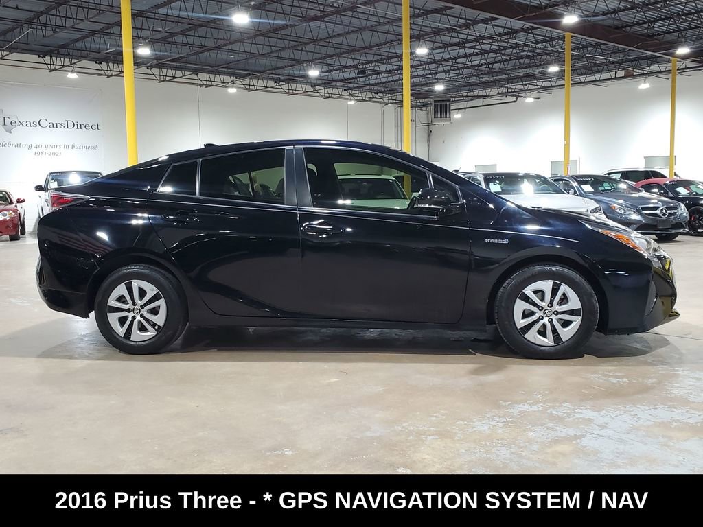 Used 2016 Toyota Prius Three image 5