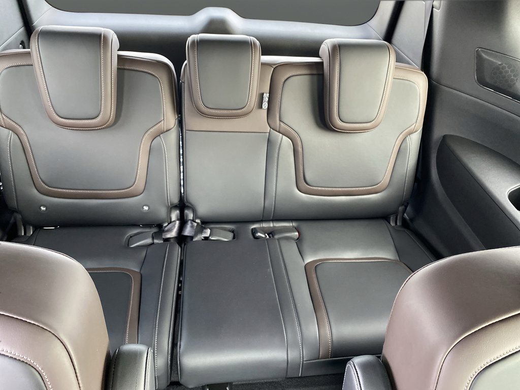 New 2025 Nissan Armada SL w/ Captain's Chari Seat Package AWD/4WD image 35