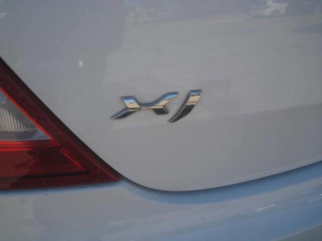 Used 2017 Jaguar XJ image 13