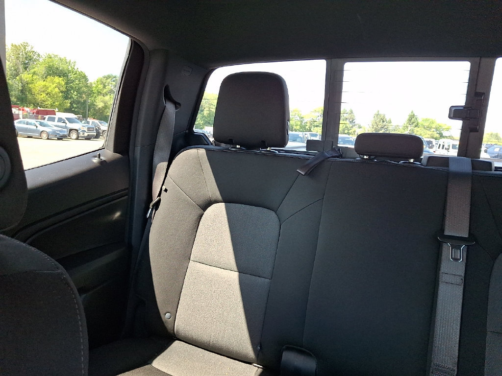 Used 2024 Chevrolet Colorado Trail Boss w/ Technology Package AWD/4WD image 19