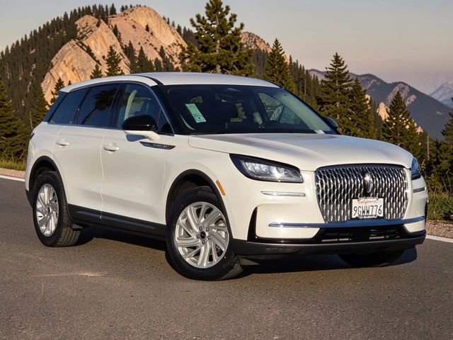 Used 2023 Lincoln Corsair FWD image 2