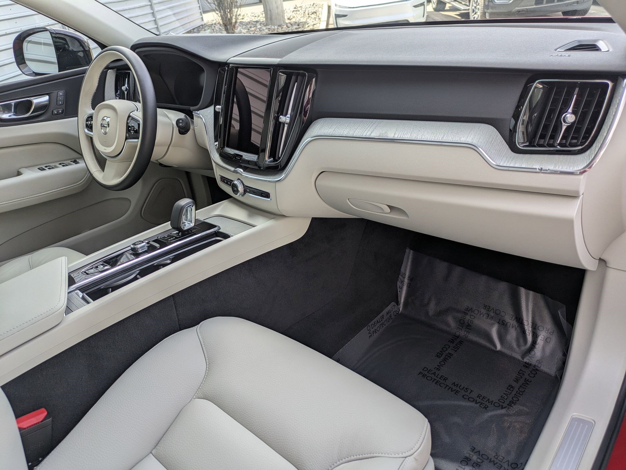 Used 2025 Volvo XC60 B5 Plus w/ Protection Package Premier image 32