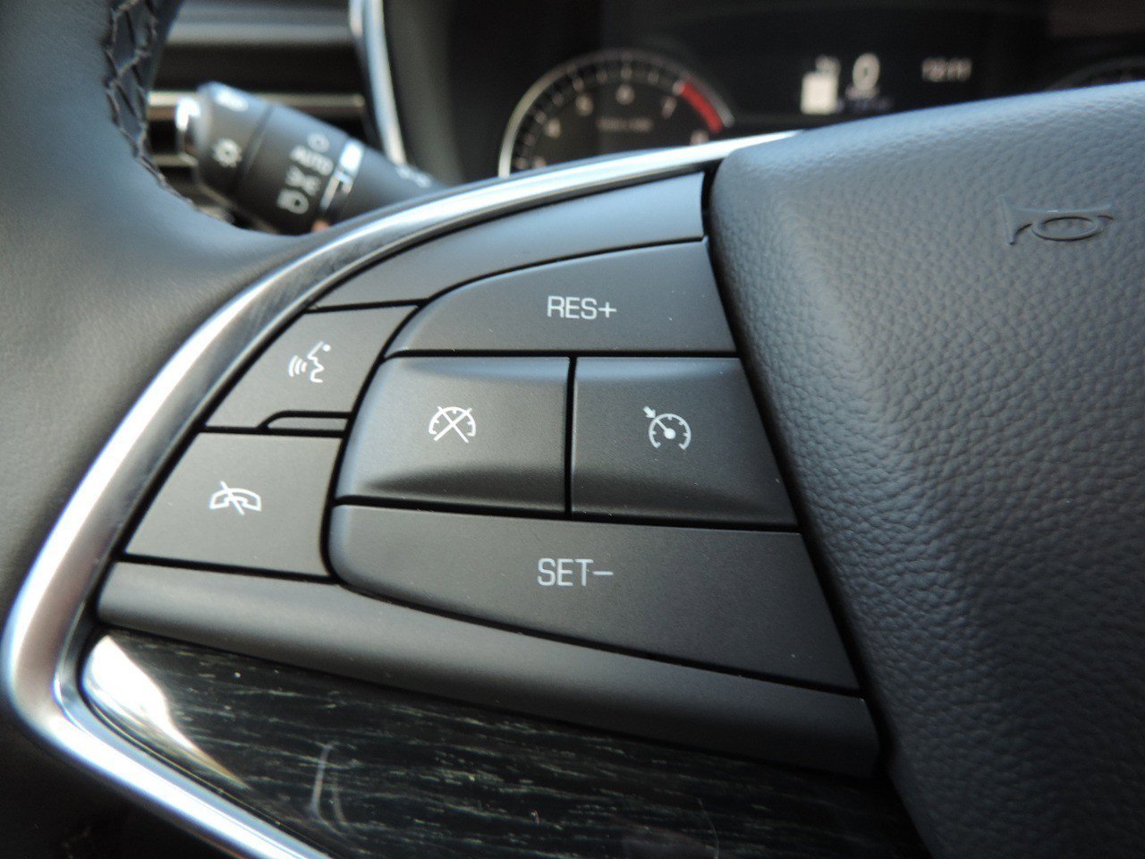 Certified 2025 Cadillac XT5 Premium Luxury image 19