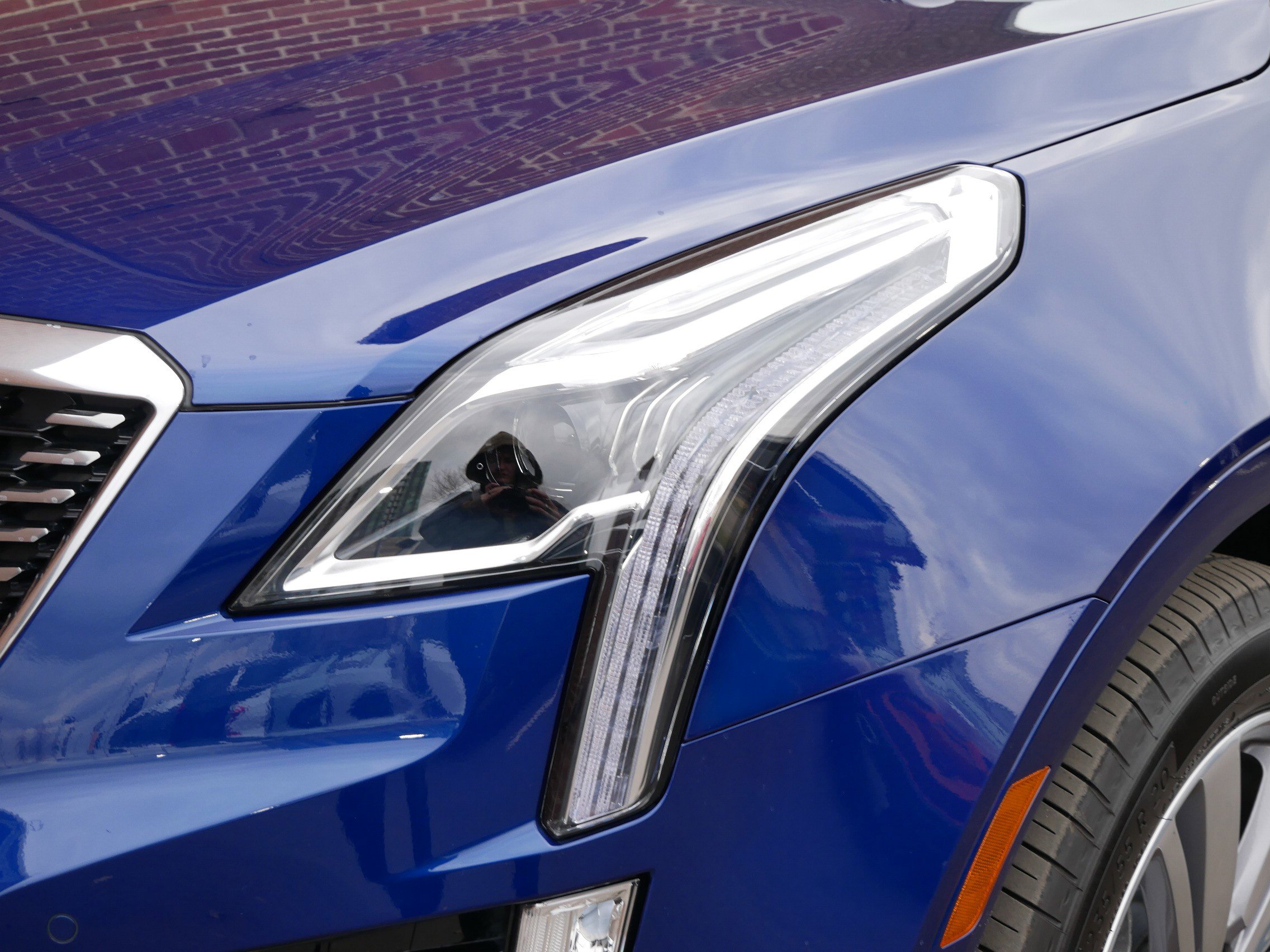 Certified 2025 Cadillac XT5 Premium Luxury w/ Technology Package image 5