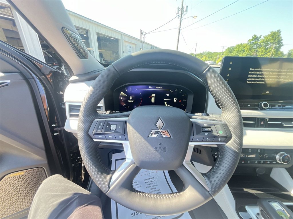 New 2025 Mitsubishi Outlander AWD image 14