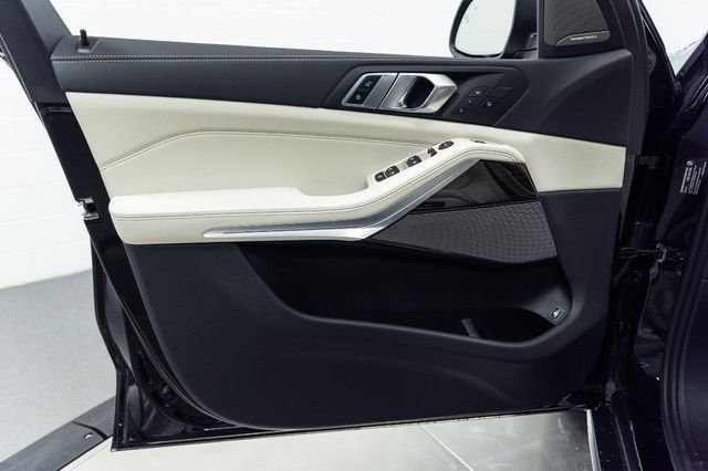 New 2026 BMW X5 xDrive50e image 15