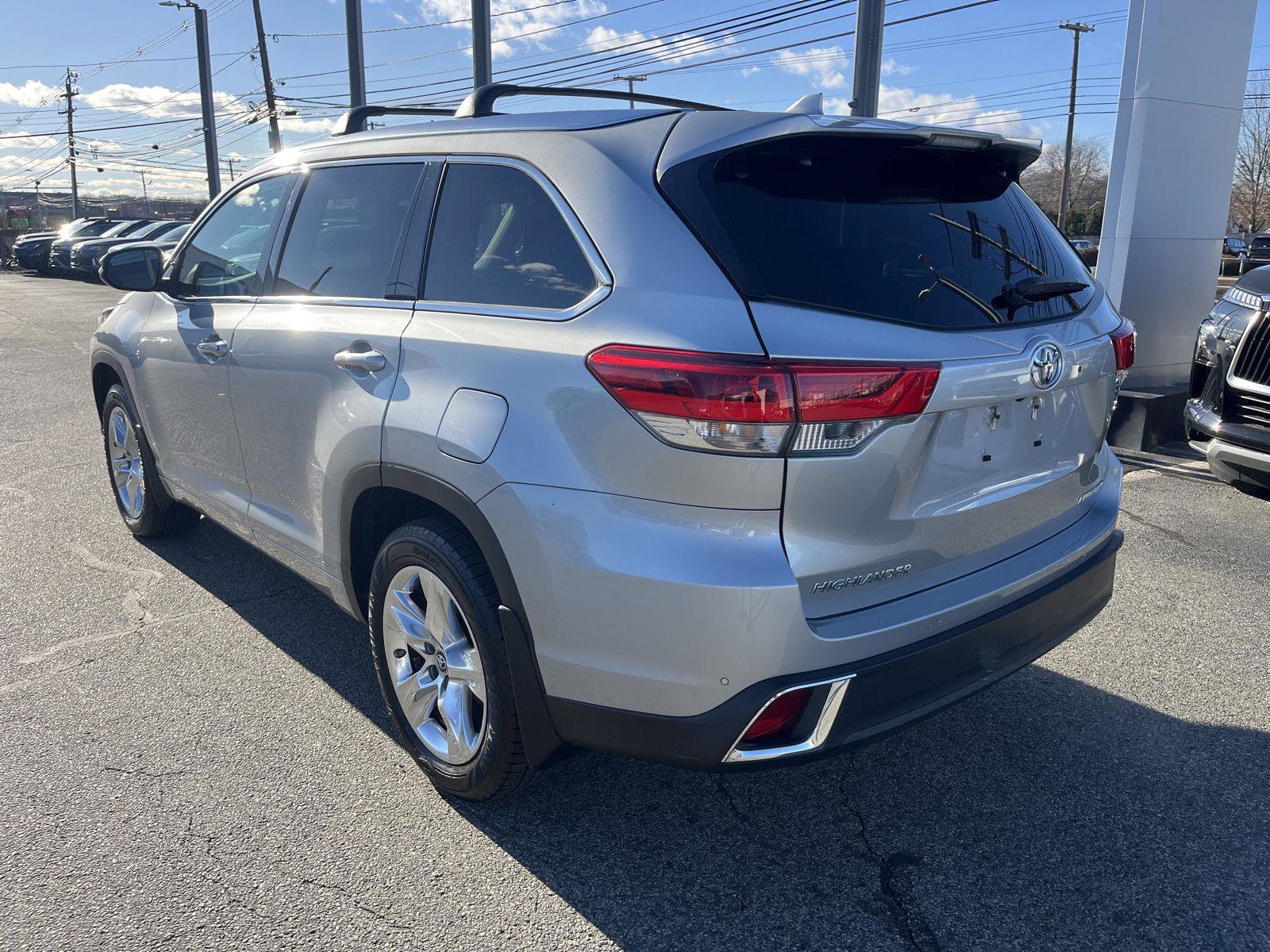 Used 2019 Toyota Highlander Limited image 5