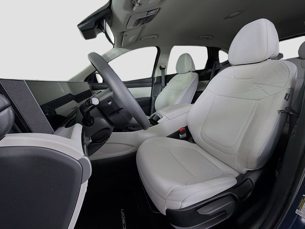 Used 2025 Hyundai Tucson SE FWD image 13