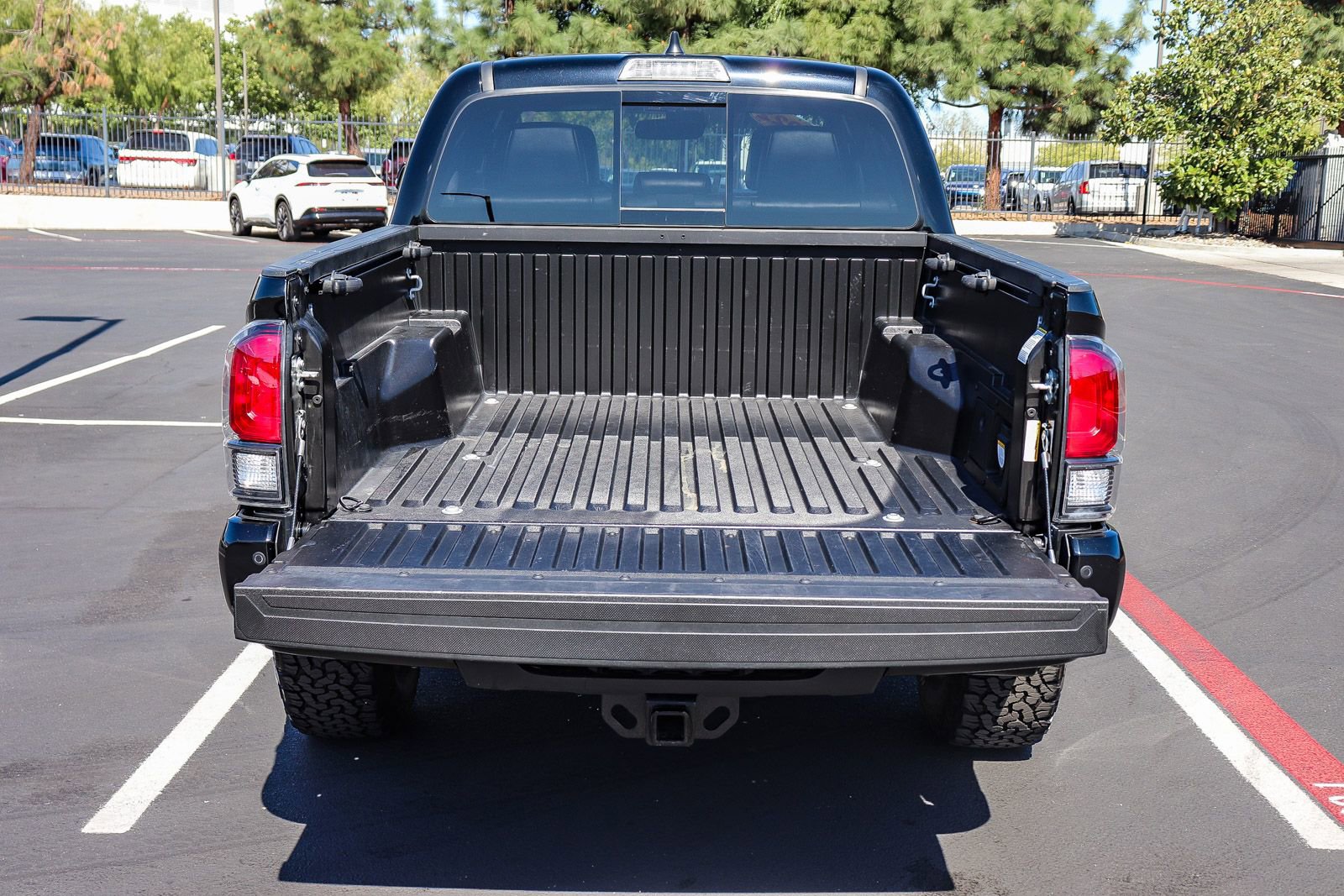 Used 2022 Toyota Tacoma Limited w/ Nightshade Package AWD/4WD image 31