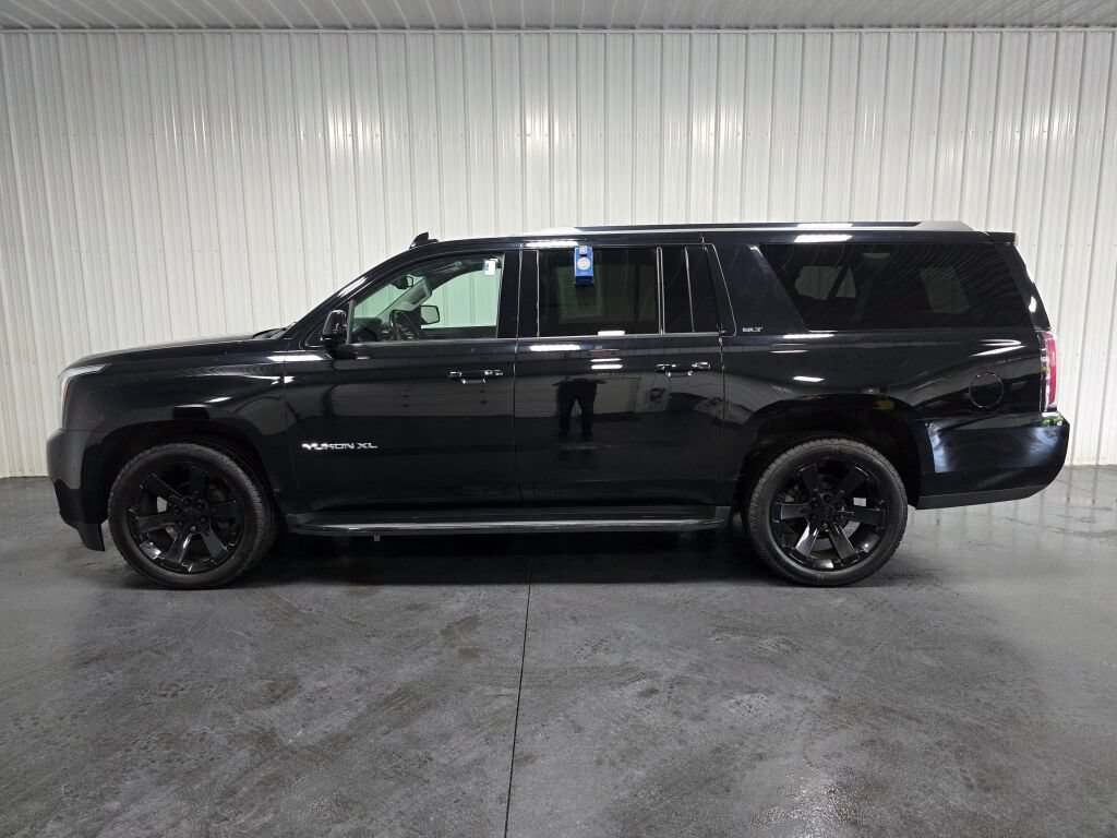 Used 2019 GMC Yukon XL SLT w/ Graphite Performance Edition AWD/4WD image 4