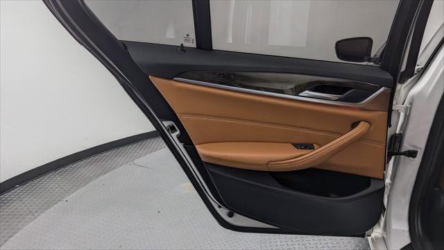 Used 2018 BMW 540i w/ Premium Package image 13