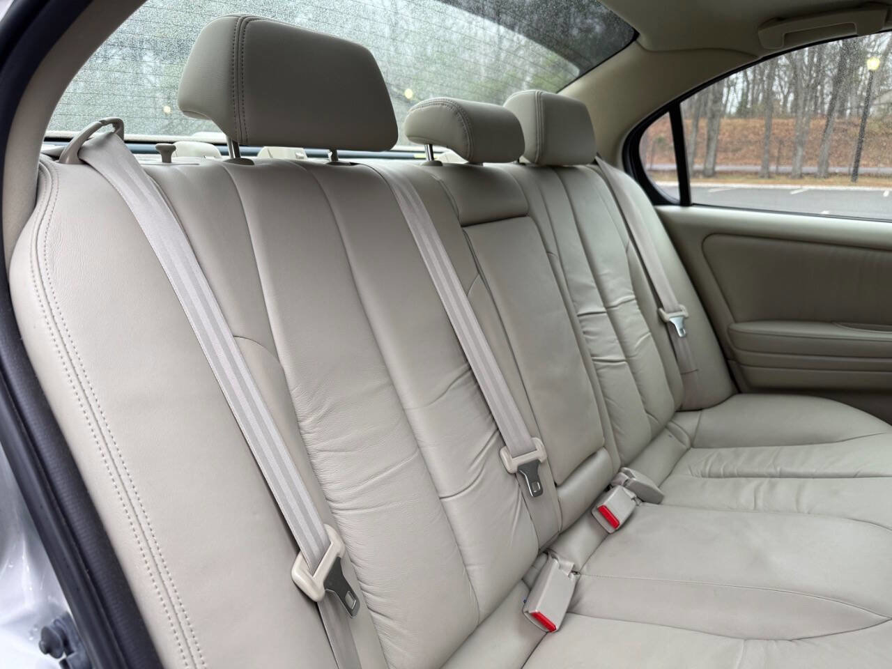 Used 2003 INFINITI I35 w/ Sunroof & Sunshade Pkg image 16