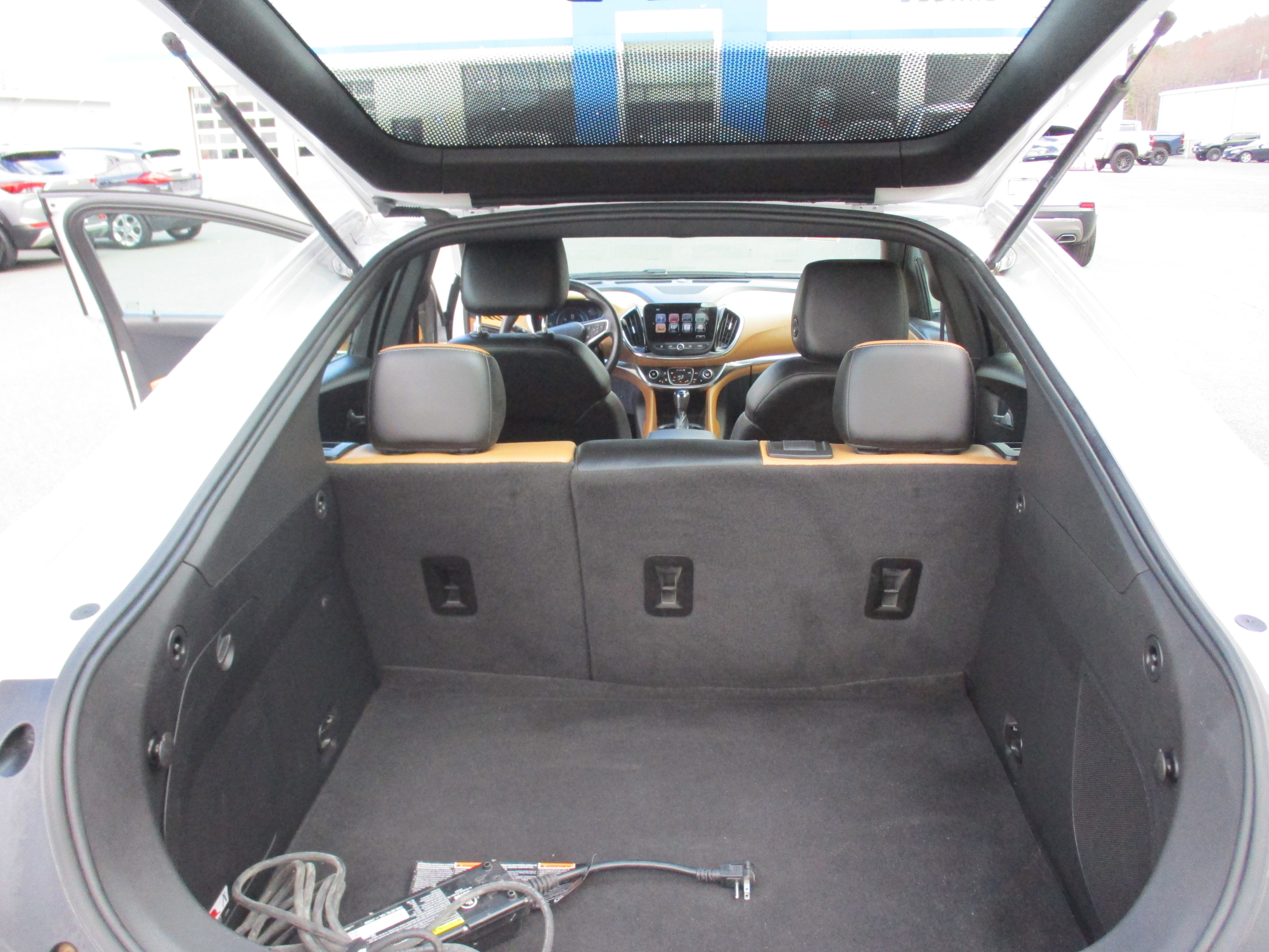 Used 2016 Chevrolet Volt Premier w/ Driver Confidence Package FWD image 12