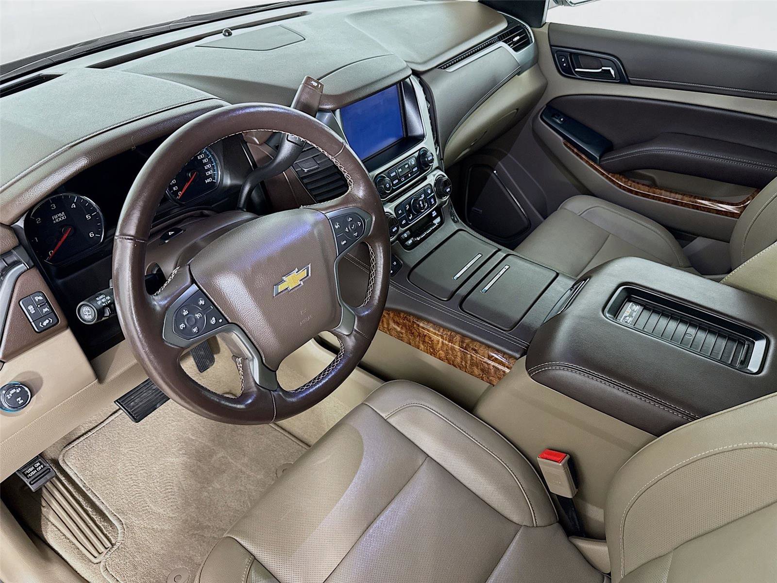 Used 2019 Chevrolet Suburban Premier AWD/4WD image 11