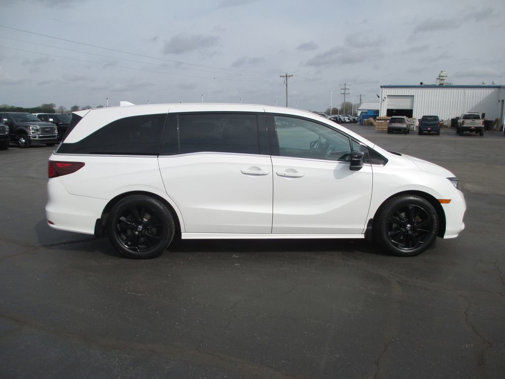 Used 2023 Honda Odyssey Sport image 4