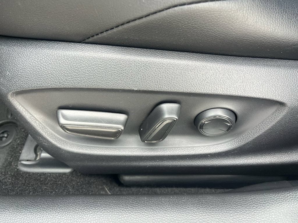 Used 2020 Toyota Corolla XSE image 13