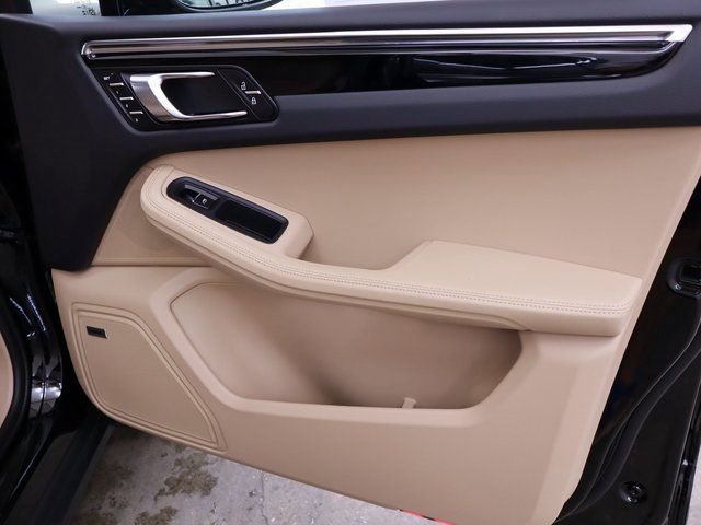 New 2024 Porsche Macan image 29