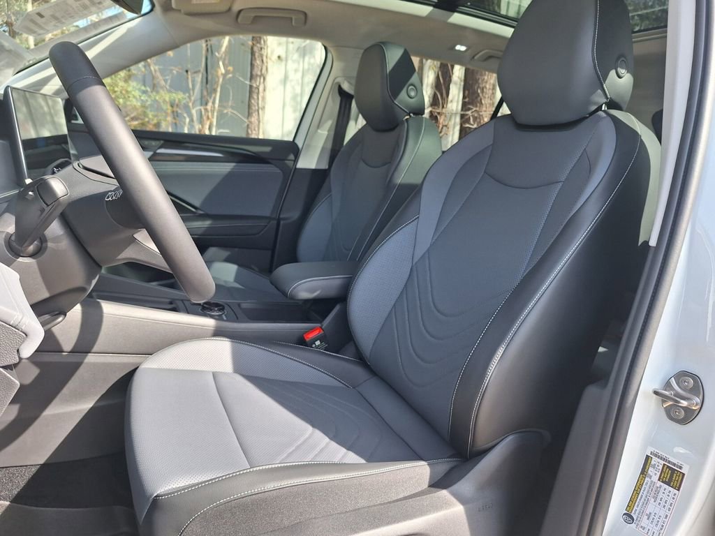 New 2026 Volkswagen Tiguan SE image 10