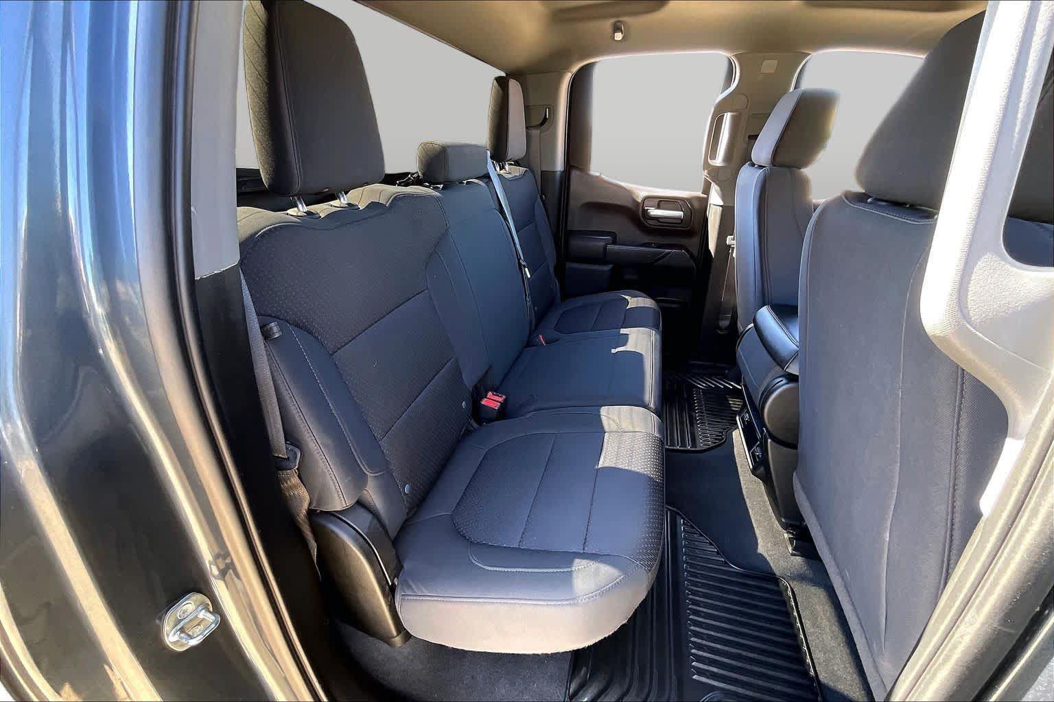 Used 2020 Chevrolet Silverado 1500 Custom w/ Custom Value Package AWD/4WD image 17