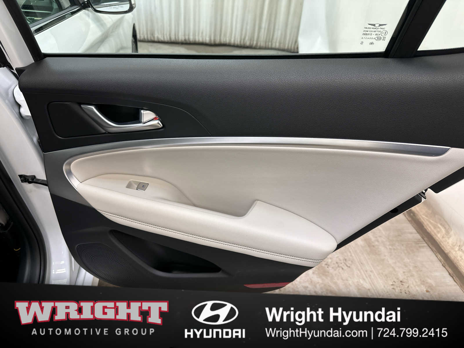 Certified 2025 Genesis G70 2.5T image 15