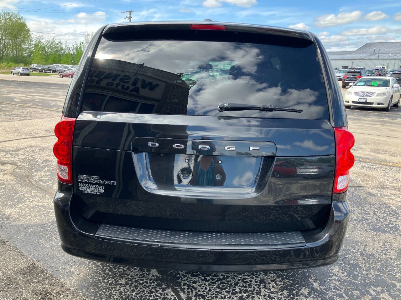 Used 2017 Dodge Grand Caravan SE FWD image 4