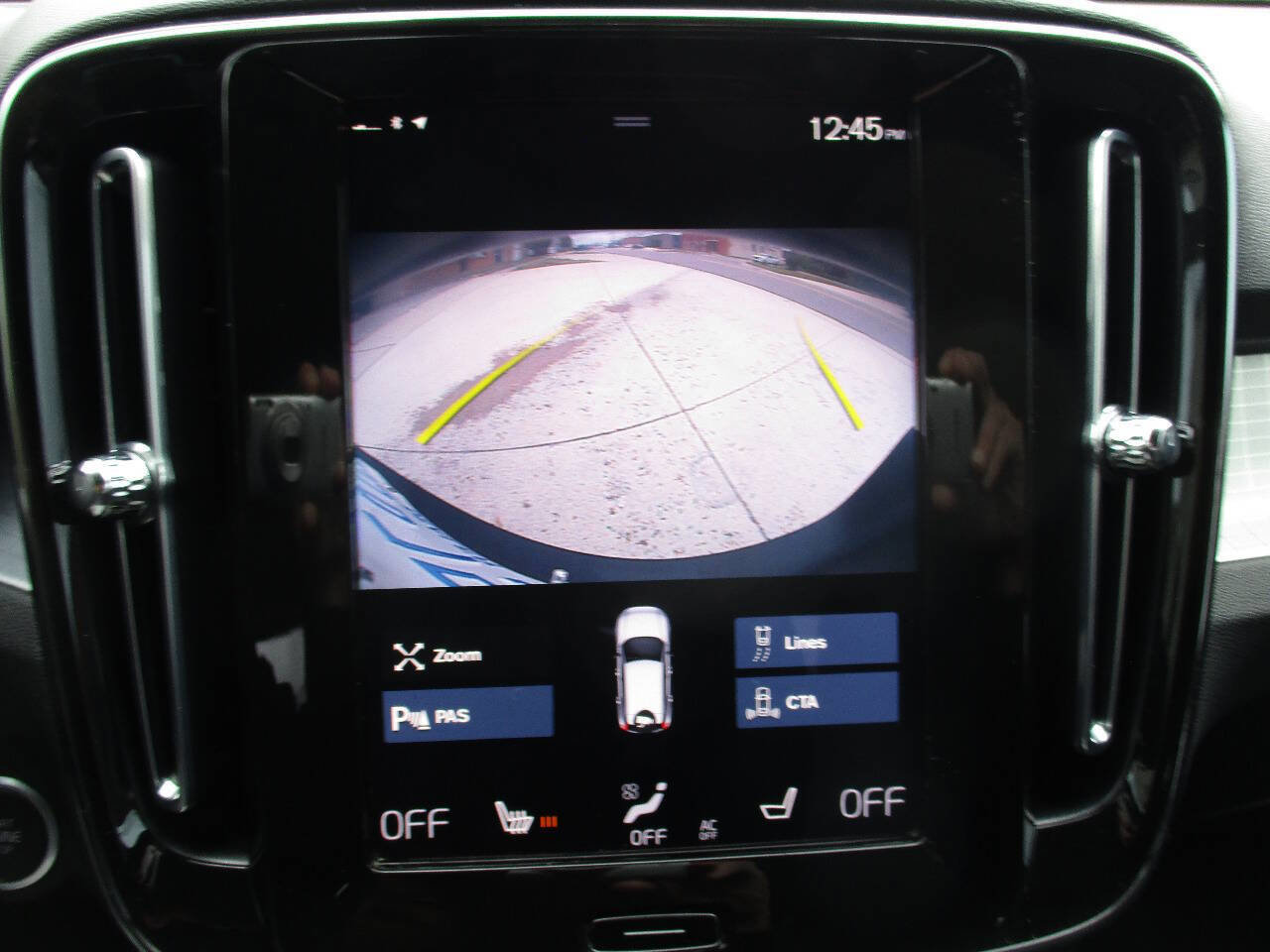 Used 2022 Volvo XC40 T5 Momentum image 89