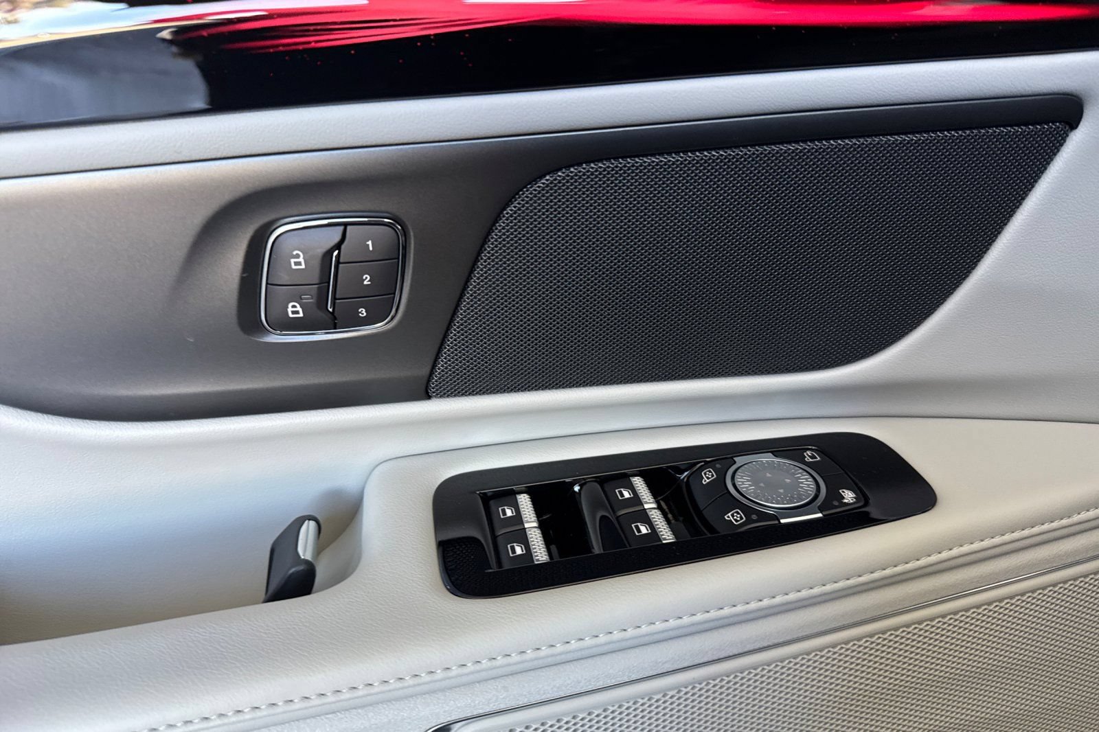New 2026 Lincoln Nautilus Premier AWD/4WD image 8