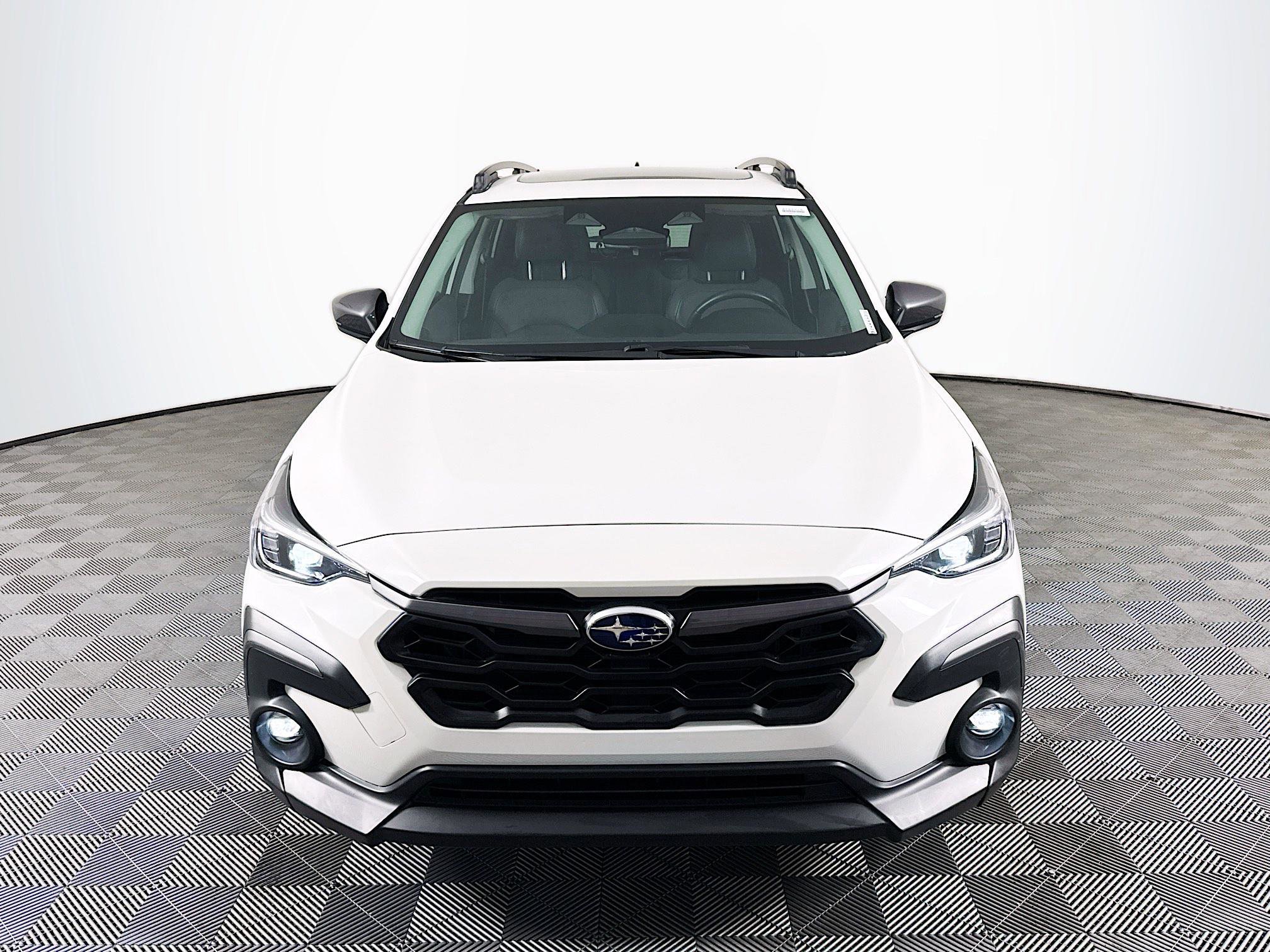 Used 2024 Subaru Crosstrek 2.5i Limited image 2
