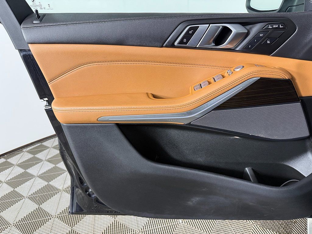 Used 2023 BMW X7 xDrive40i w/ Premium Package image 24