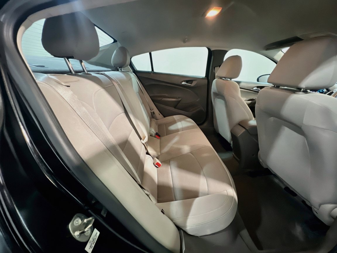 Used 2018 Chevrolet Cruze LS FWD image 18