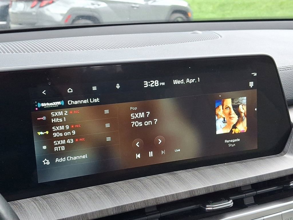 Used 2023 Kia Telluride EX w/ EX Captain's Chair Package image 18