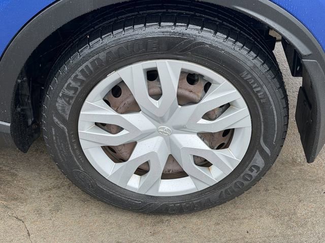 Used 2019 Toyota C-HR LE FWD image 8