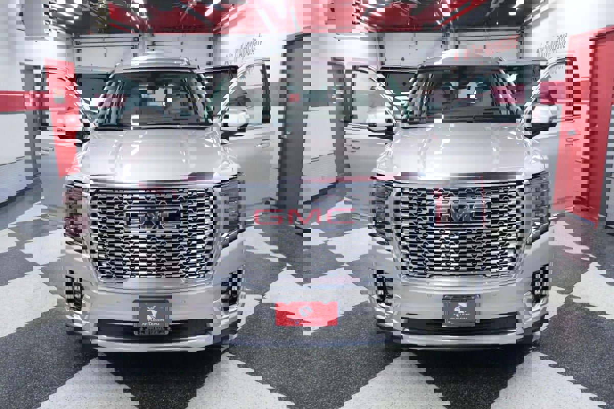 Used 2022 GMC Yukon Denali w/ Denali Premium Package image 26