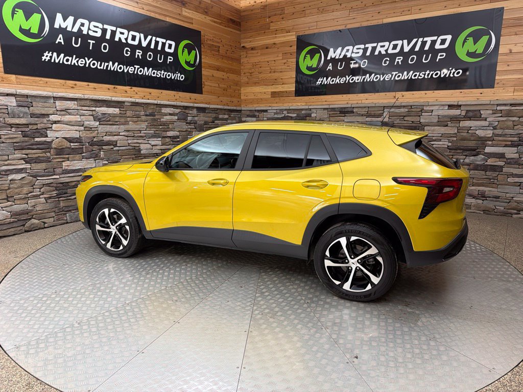 Used 2024 Chevrolet Trax RS w/ Driver Confidence Package FWD image 4