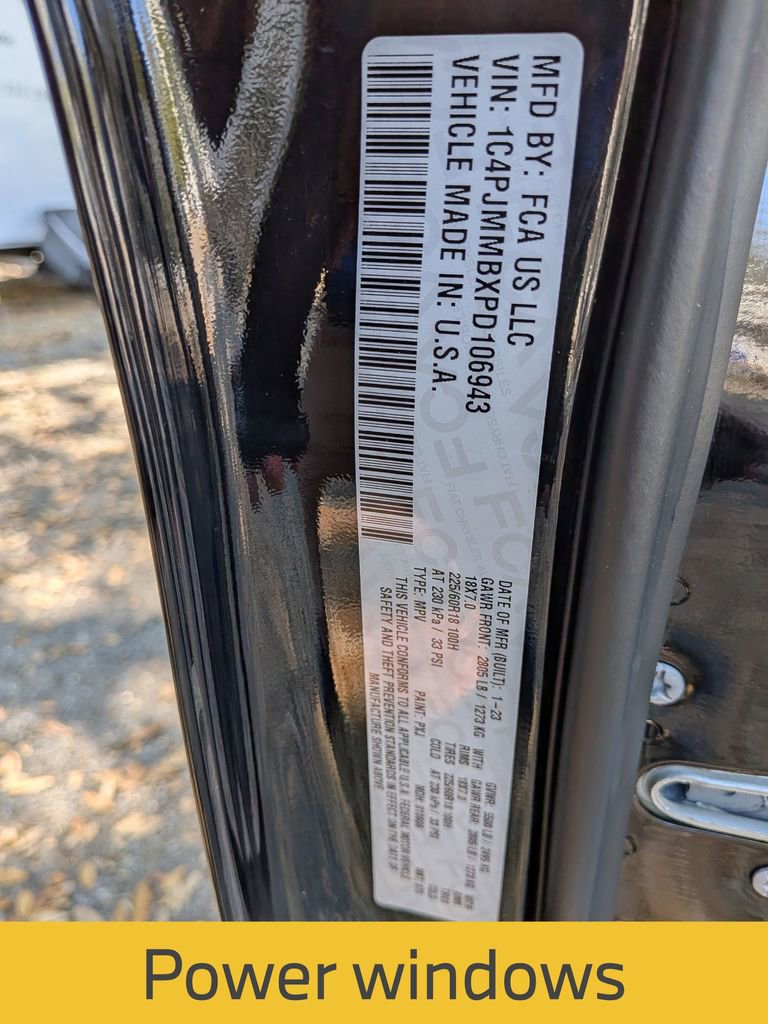 Used 2023 Jeep Cherokee Altitude Lux image 34