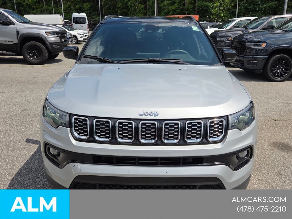 Used 2025 Jeep Compass Limited AWD/4WD image 3