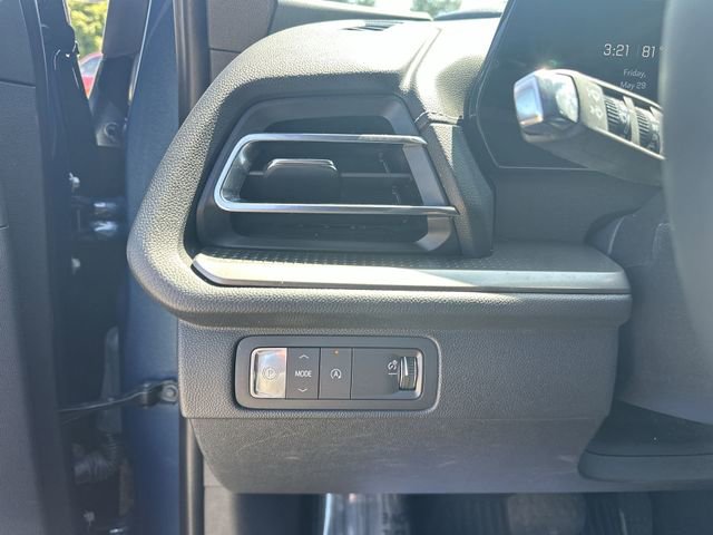 Used 2025 Chevrolet Traverse LT FWD image 21