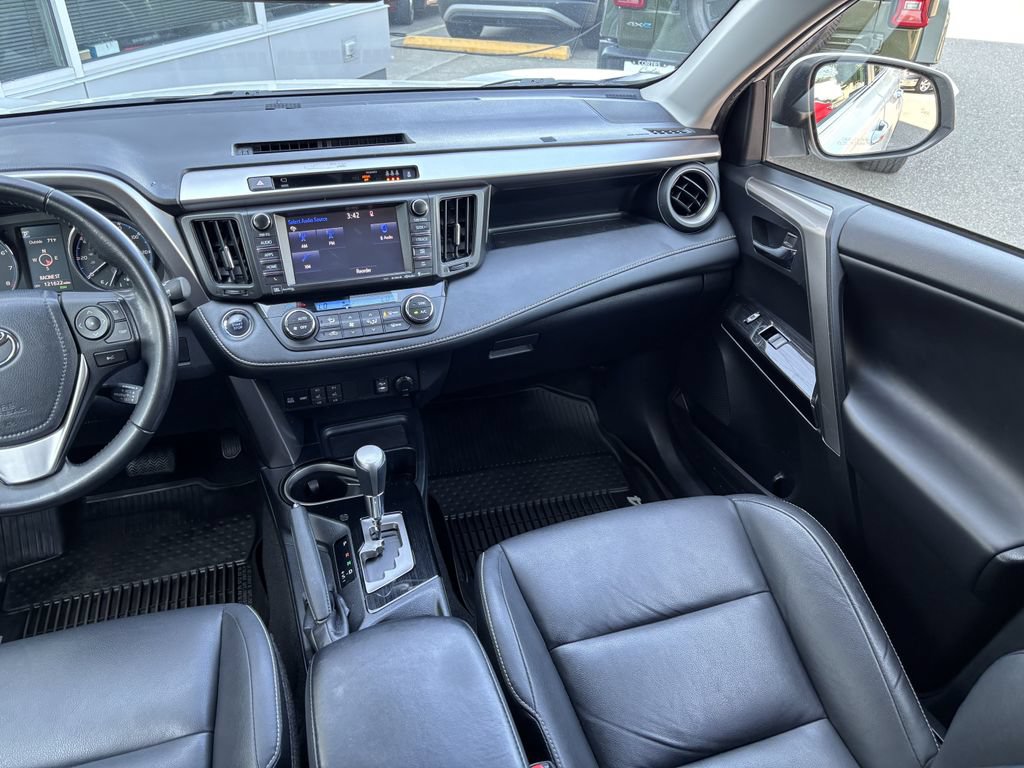 Used 2018 Toyota RAV4 Limited w/ Advanced Technology Package FWD image 22