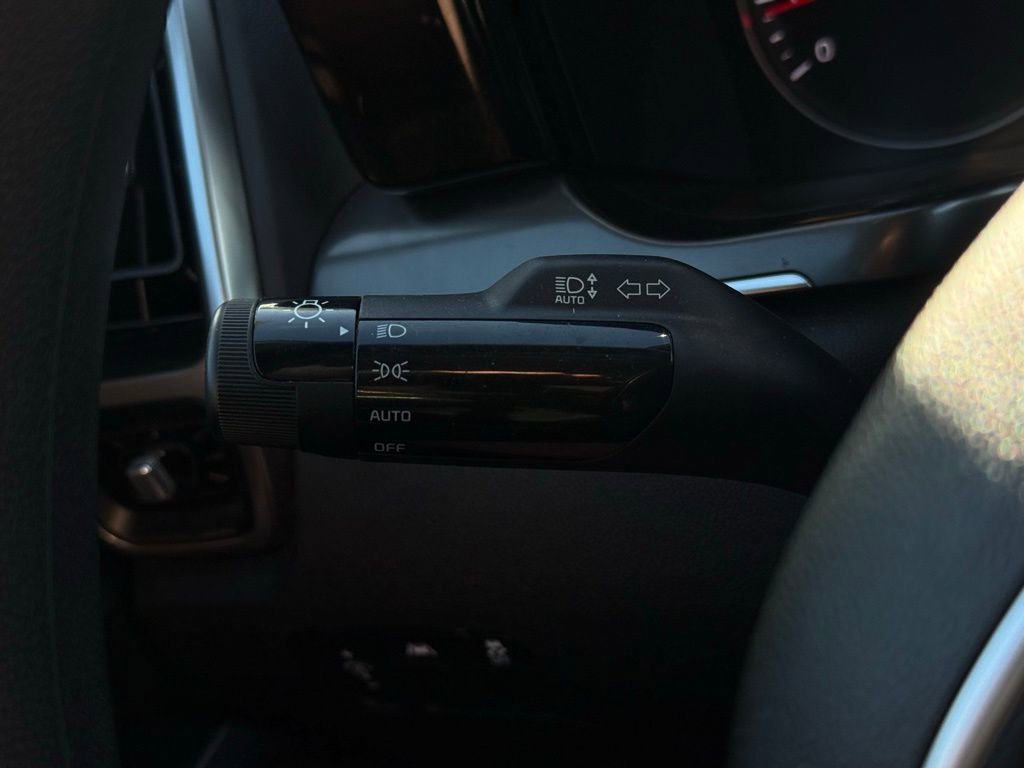 Certified 2023 Kia Sorento LX FWD image 31